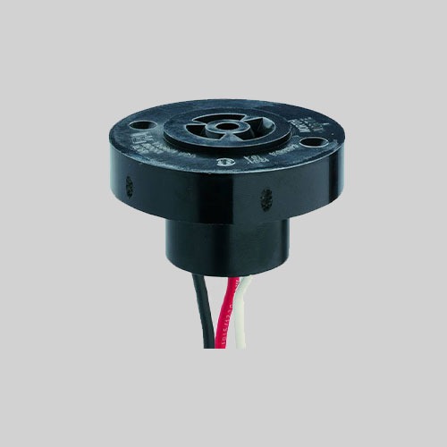 K121 ANSI C136.10 Locking Type NEMA Receptacle
